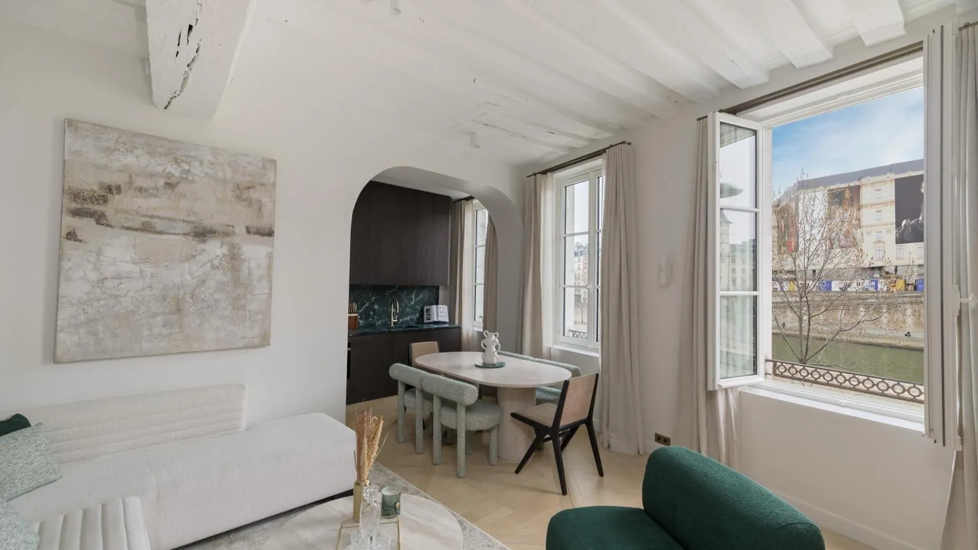 Oniri - Serviced Apartments Notre Dame - Quai Des Grands Augustins Paris France